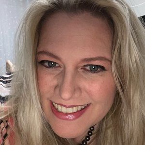 Meet your Posher, Miss